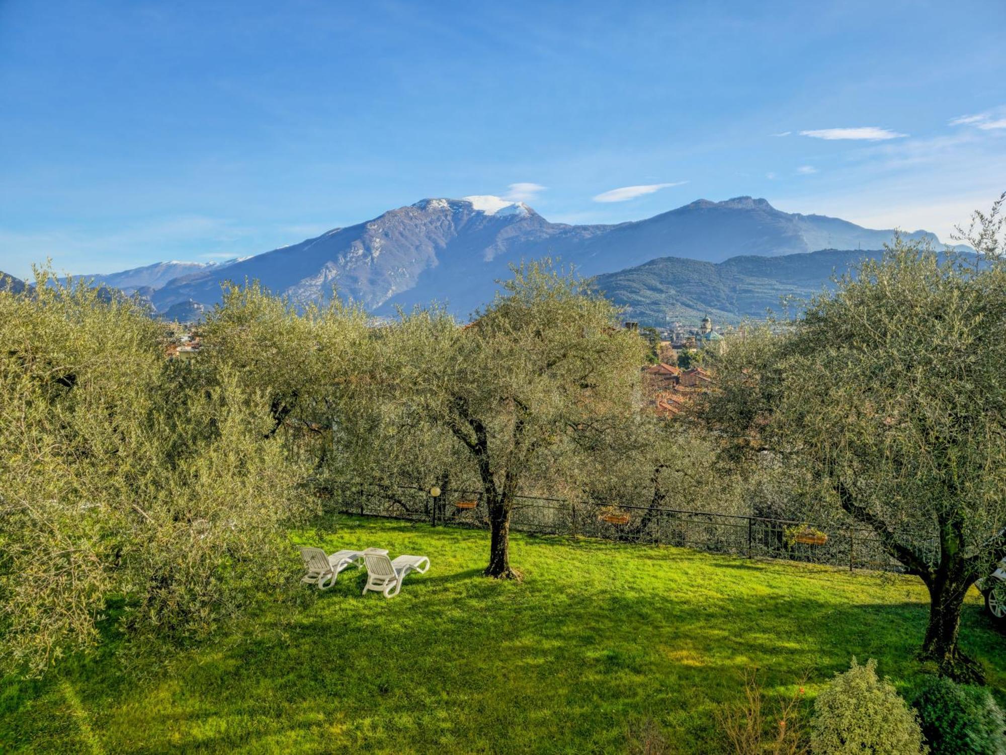 Aparthotel Englovacanze Riva del Garda Kültér fotó