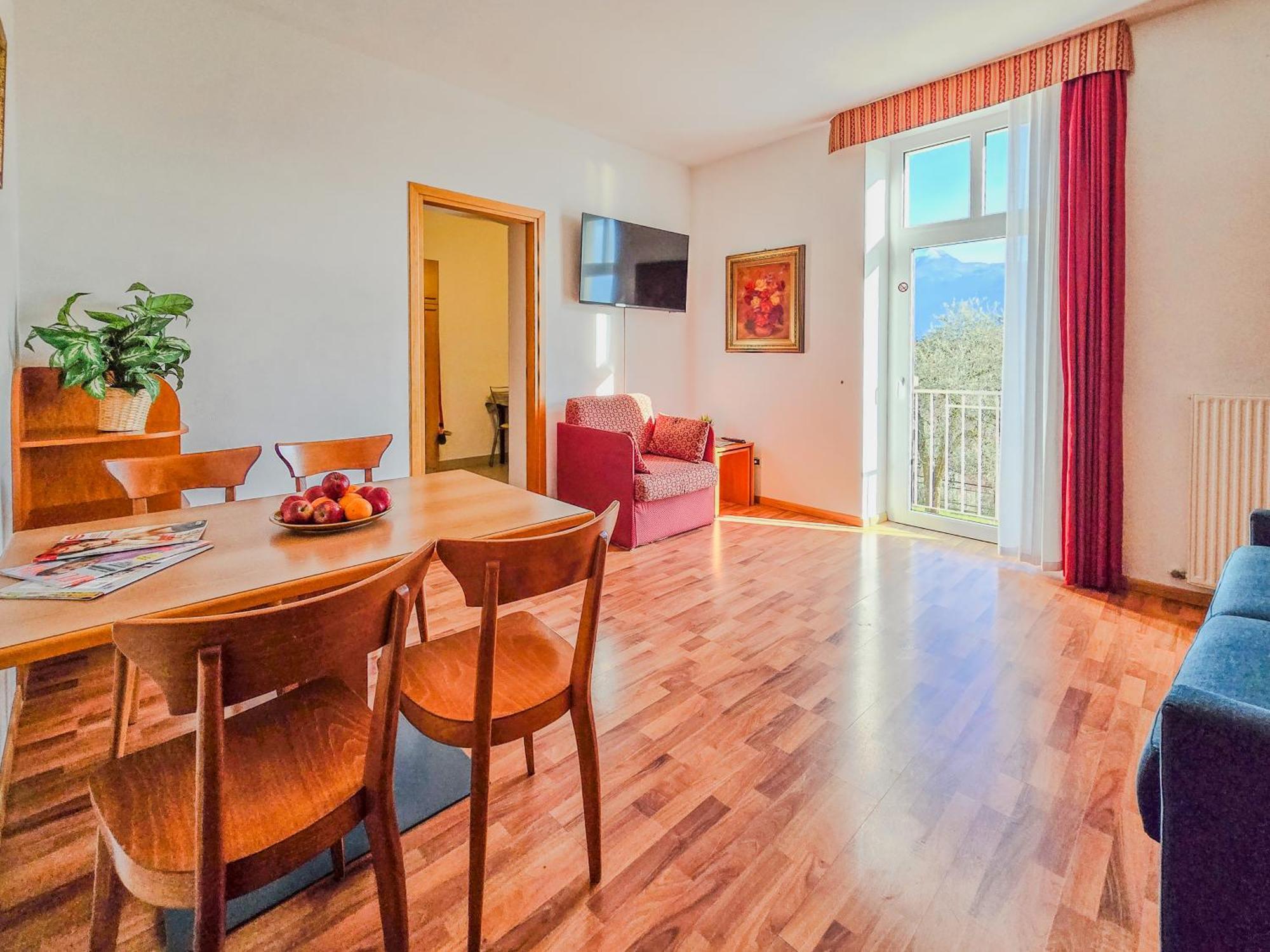 Aparthotel Englovacanze Riva del Garda Kültér fotó