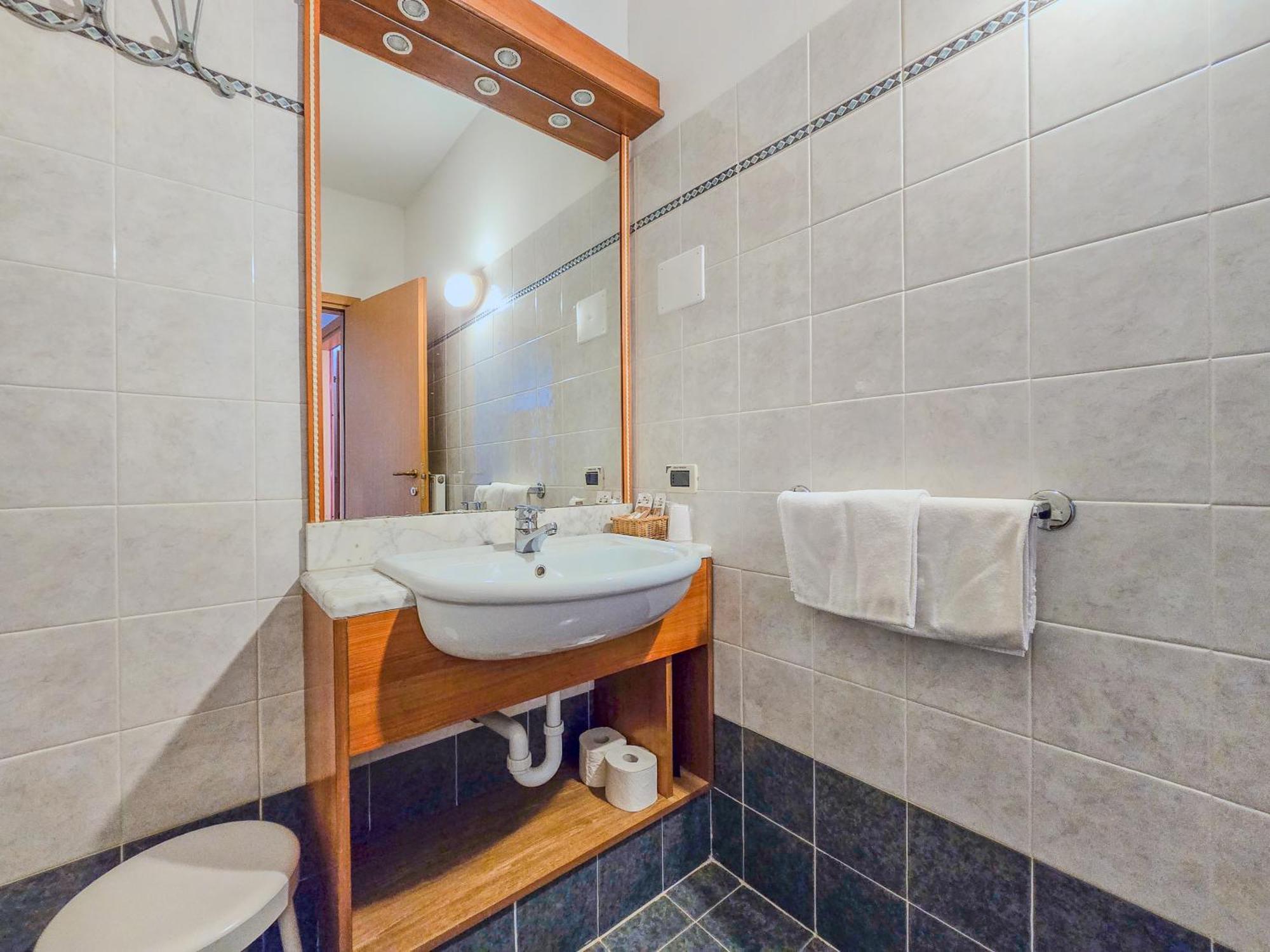Aparthotel Englovacanze Riva del Garda Kültér fotó