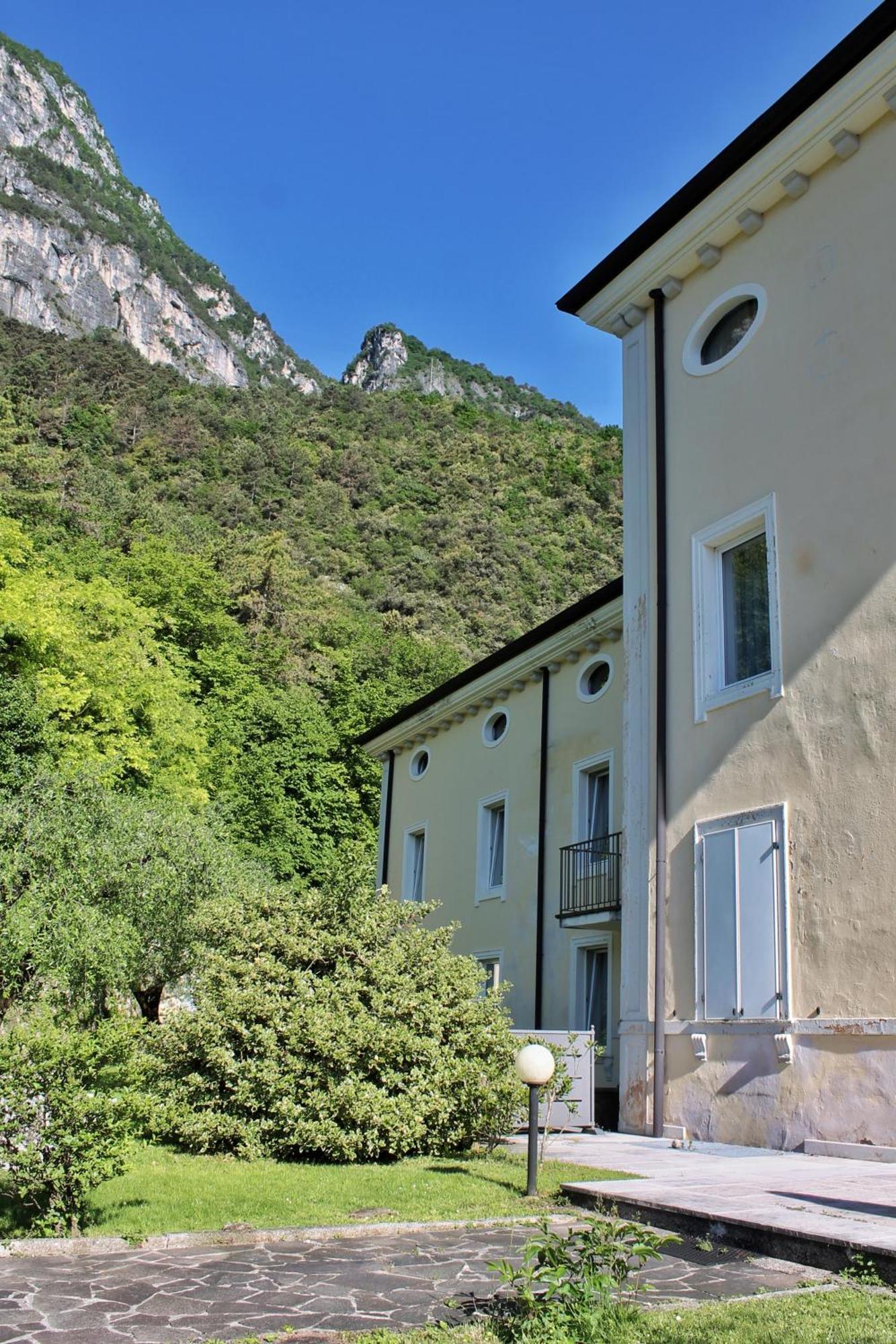Aparthotel Englovacanze Riva del Garda Kültér fotó